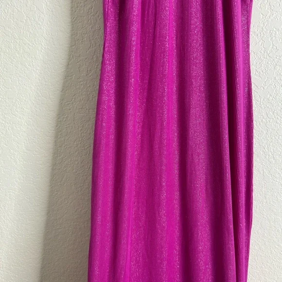BNWT Skims maxi dress in fuchsia foil - Picture 12 of 16